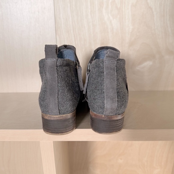 TOMS Women's Deia Side-Zipper Suede Booties, Grey | Size 8 - Picture 8 of 9